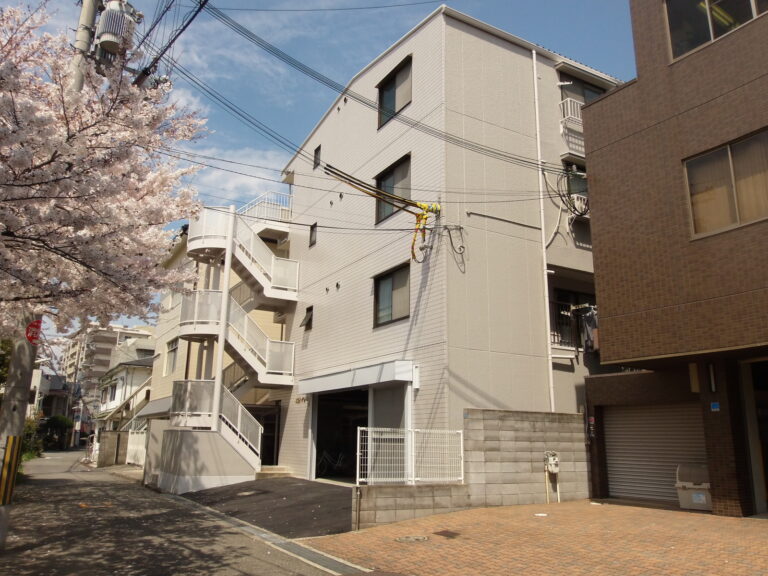 大阪府豊中市　4階建ハイツ　外装リフォーム工事